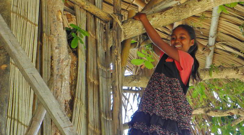 Girl in Treehouse © Oliver C. Thornton