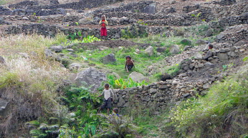 Spielende Kinder in Timor Leste © Oliver C. Thornton