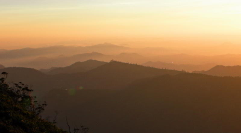 Sonnenaufgang am Mt. Ramelau © Oliver C. Thornton