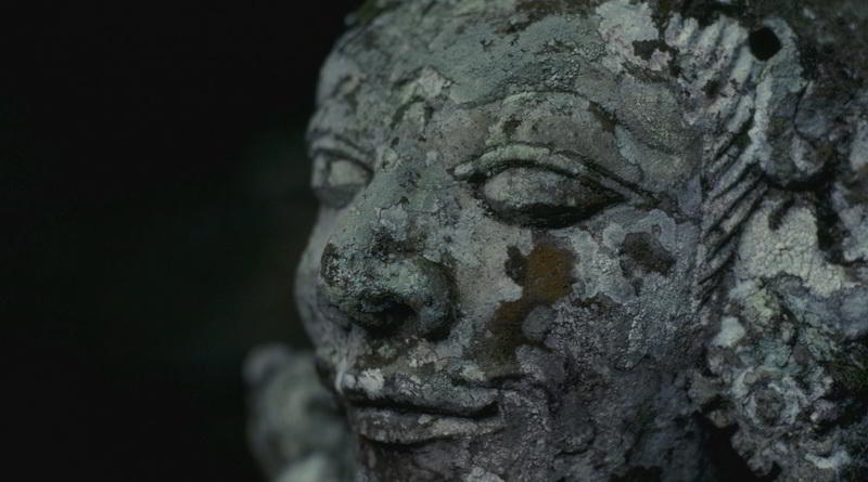 Steinstatue bei Goa Gaja