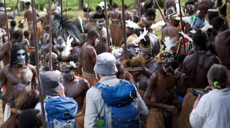 Asmat Dorf am Fluss © Weiglein