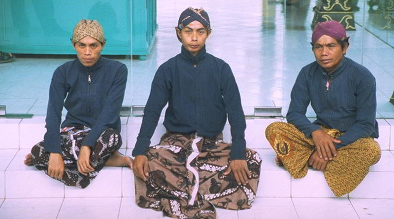 traditional javanese attire