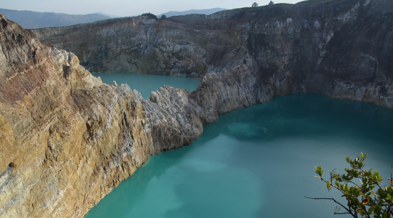 Crater Lakes Kelimutu © Rima Suharkat