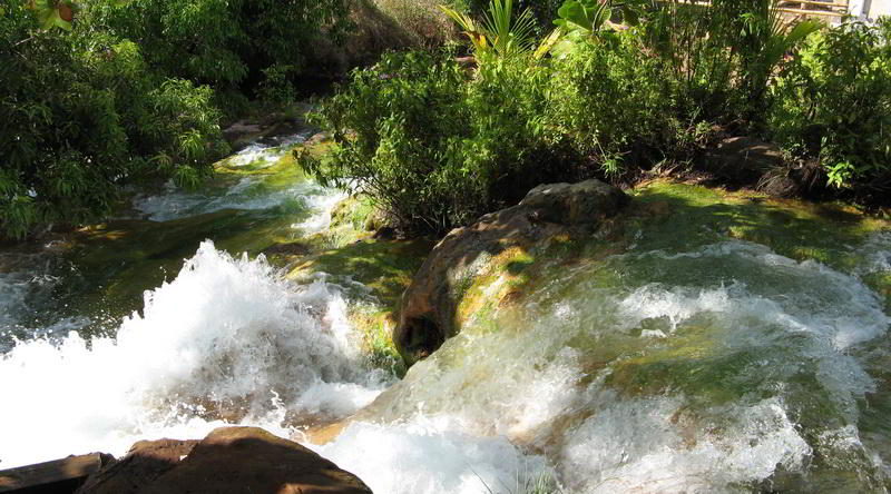 Hot Springs, Flores