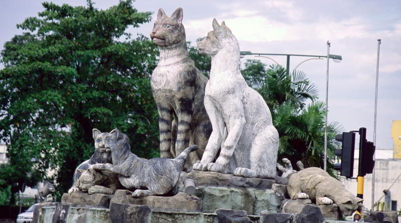 Katzenstatue in Kuching, Sarawak