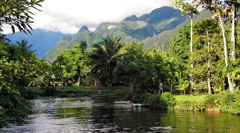 Melinau Fluss in Mulu © Rima Suharkat